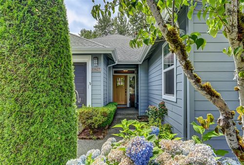 11627 239th Ave Ne, Redmond, WA, 98053-5613 | Card Image