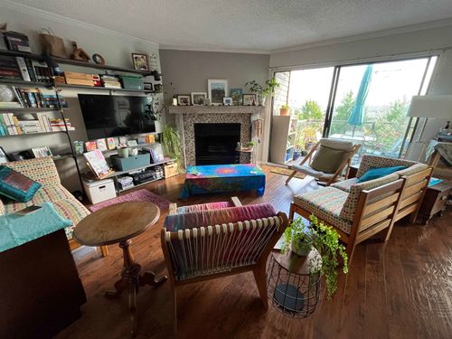 10-220 E 4th St, North Vancouver, BC, V7L1H9 | Card Image