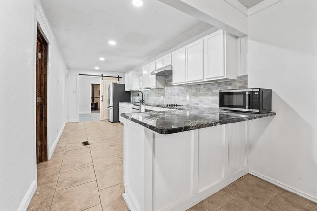 809 Tubb Loop Rd, House other with 3 bedrooms, 2 bathrooms and 3 parking in Big Spring TX | Image 5