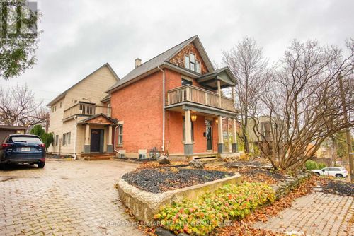 1-1-272 Royal Ave, Ottawa, ON, K2A1T5 | Card Image