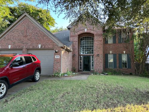 2833 Ingram Dr, Grand Prairie, TX, 75052-8348 | Card Image