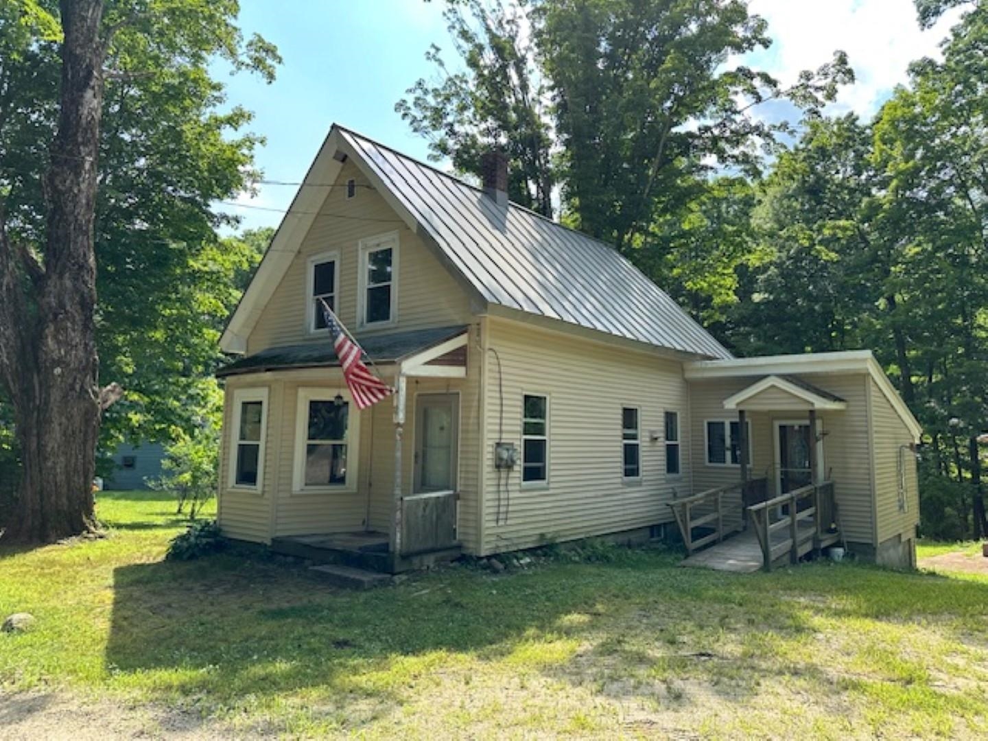 Miner Ct, Winchester, NH 03470
