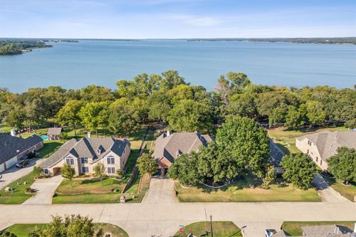 401 Paradise Cove, Shady Shores, TX, 76208 | Card Image