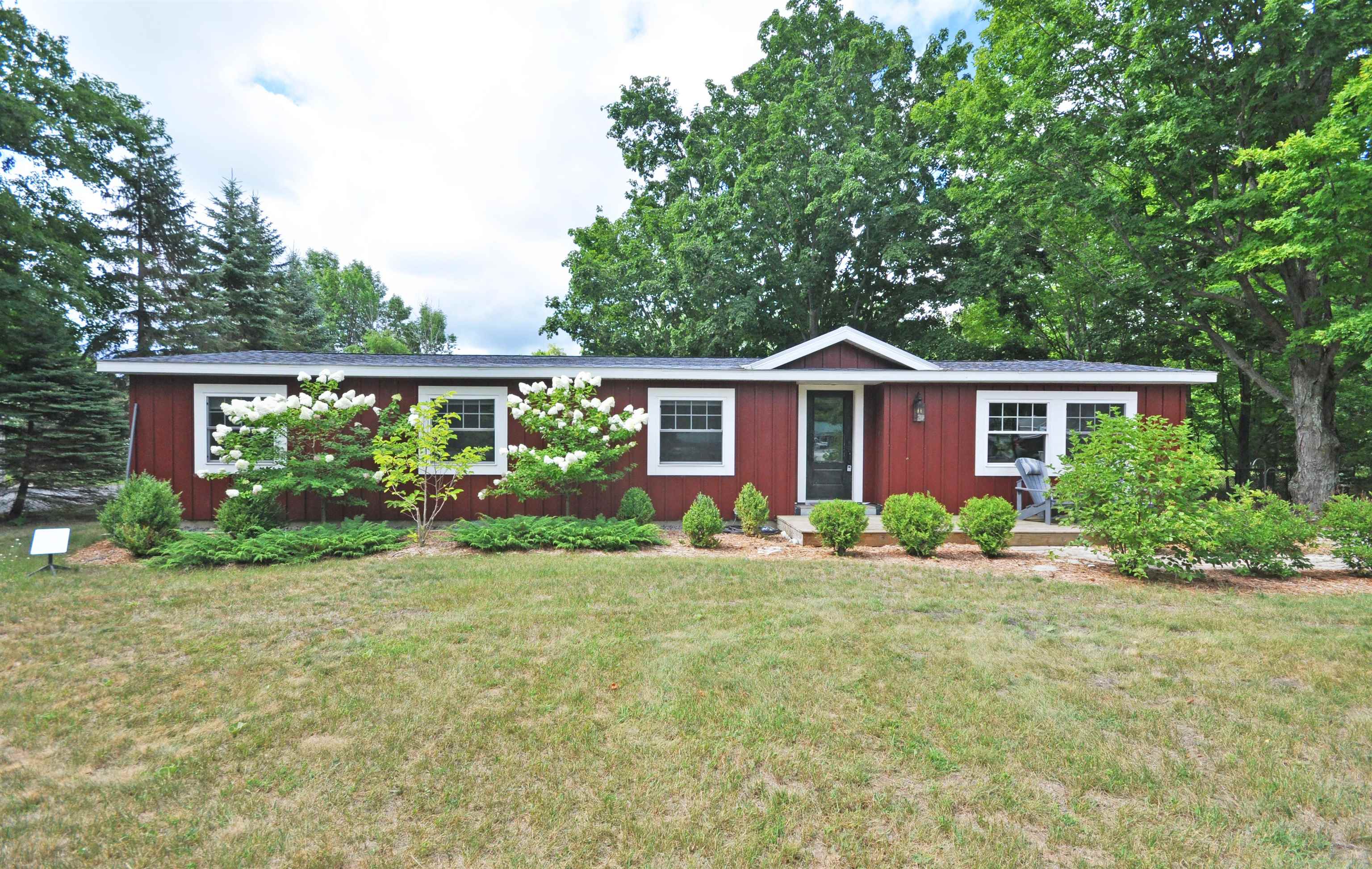 Dunns Farm Rd, Maple City, MI 49664