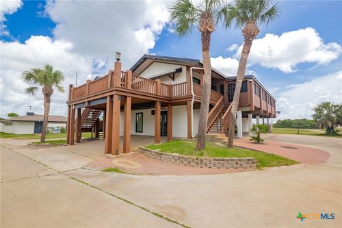 2133 W Maple St, Port O Connor, TX, 77982-2234 | Card Image