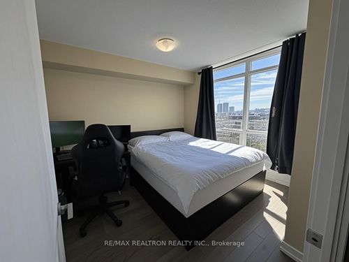 523-120 Dallimore Cir, North York, ON, M3C4J1 | Card Image