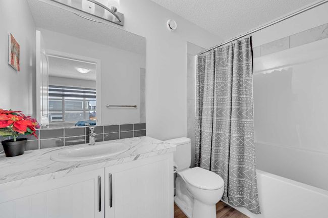 105 Legacy Glen Point Se, Home with 3 bedrooms, 2 bathrooms and 4 parking in Calgary AB | Image 27