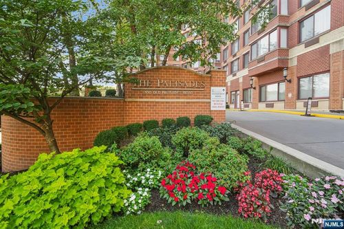 100 Old Palisade Rd, Fort Lee, NJ, 07024-7064 | Card Image