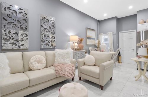 526 Linwood St, Brooklyn, NY, 11208-2194 | Card Image