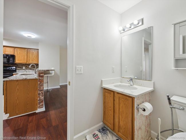 27-1156-Faulkner-Troy-MI-48083-WindowStill-19.jpg | Image 24