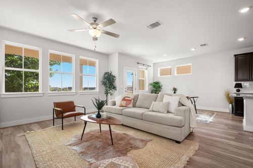 76-7118 Silver Star Ln, Austin, TX, 78744-4580 | Card Image