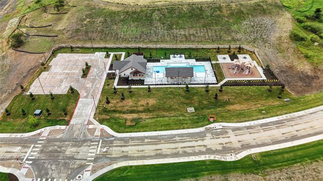 Aerial view of a pool | Image 35
