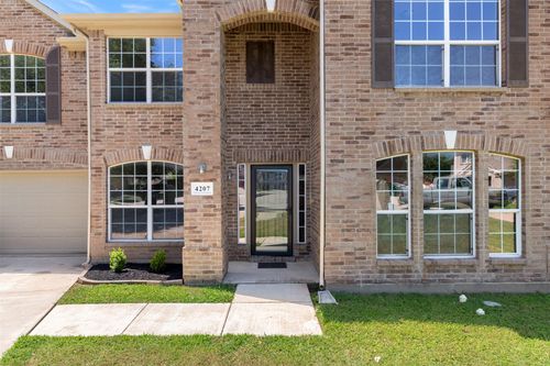 4207 Bayside Ct, Arlington, TX, 76016-4743 | Card Image