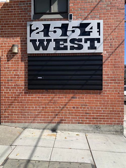 2554 West St, Oakland, CA, 94612-1161 | Card Image