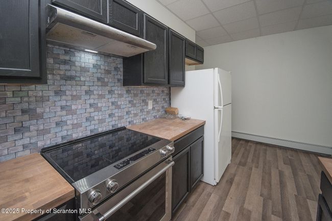 Kitchen | Image 10