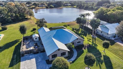 714 W Fischer Cir, Sebastian, FL, 32958-4621 | Card Image