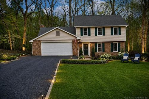 110 Stornoway Dr, Southern Pines, NC, 28387-7543 | Card Image