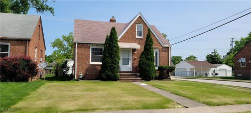 3302 Grovewood Ave, Parma, OH, 44134-1260 | Card Image