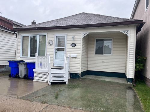 {{alt}} | Card Image