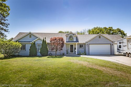 3251 Mann Rd, Clarkston, MI, 48346-4030 | Card Image