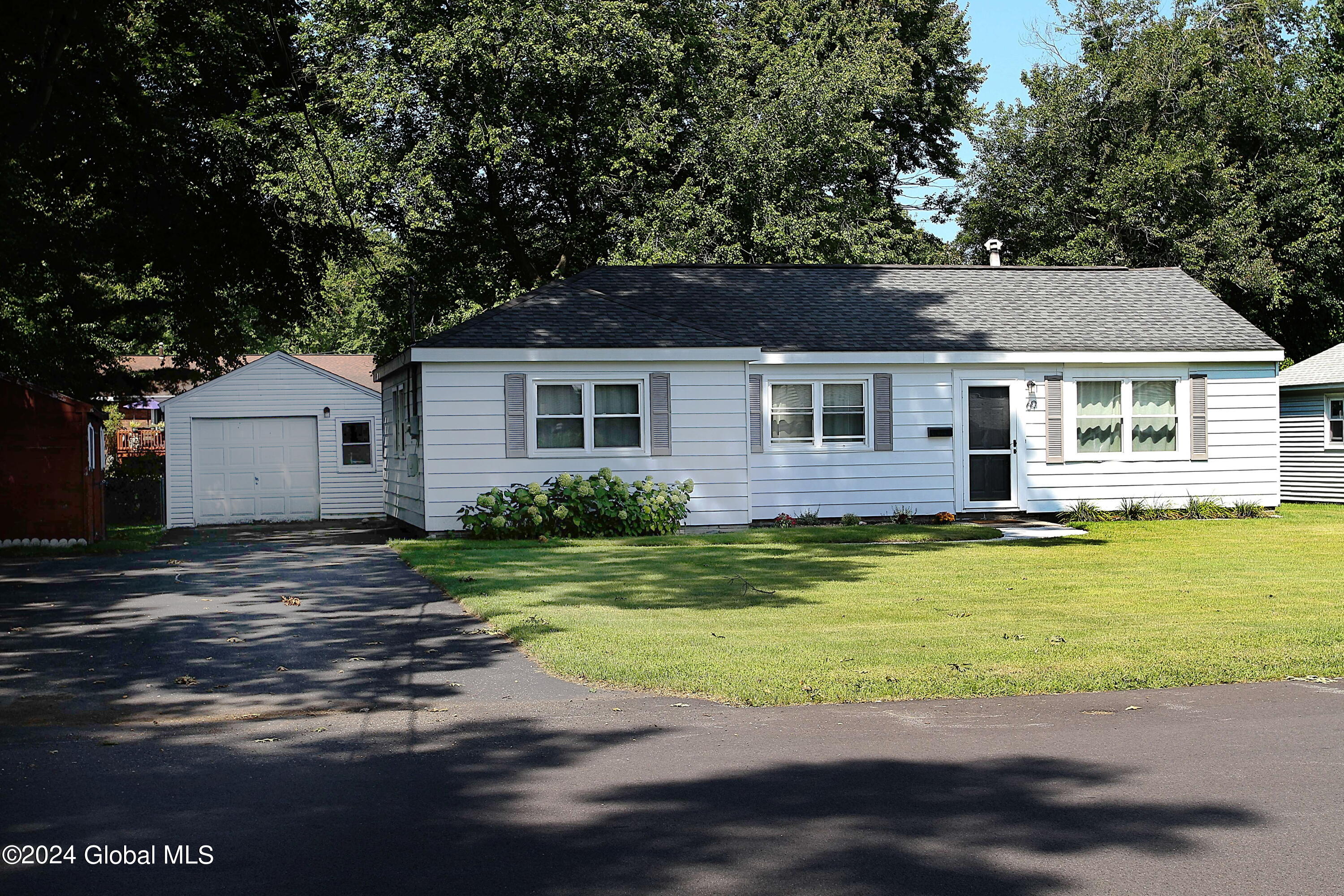 Miracle Ln, Albany, NY 12211