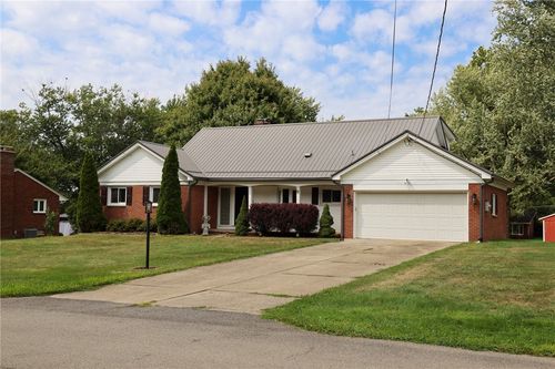 23 Bellaire Dr, New Castle, PA, 16105-1614 | Card Image
