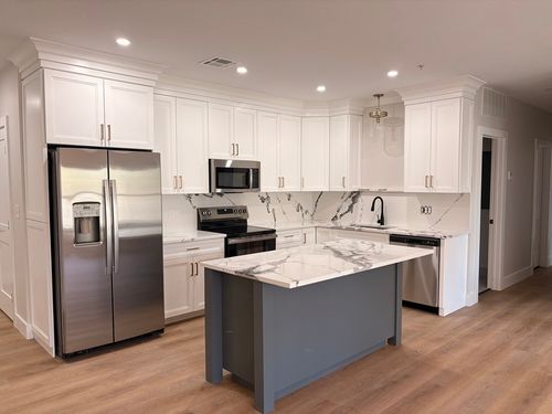 305-441 Washington St, Dedham, MA, 02026-4472 | Card Image