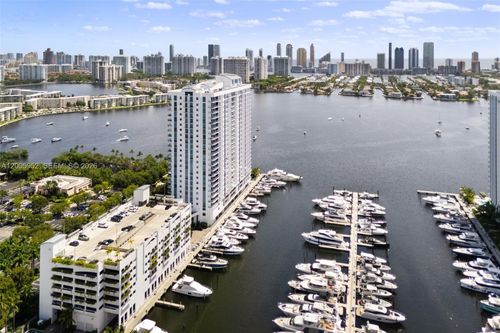 1704-17301 Biscayne Blvd, Aventura, FL, 33160-5074 | Card Image