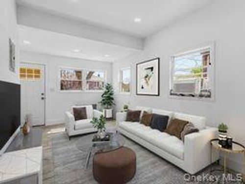 21-52 48th St, Astoria, NY, 11105-1312 | Card Image