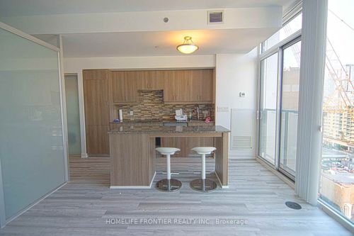 901-426 University Ave, Toronto, ON, M5G1S9 | Card Image