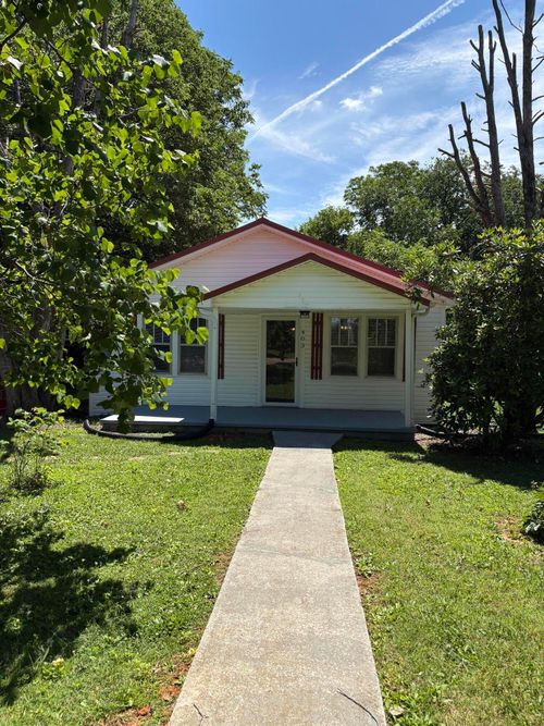 403 Jarnigan Ave, Morristown, TN, 37813-2079 | Card Image