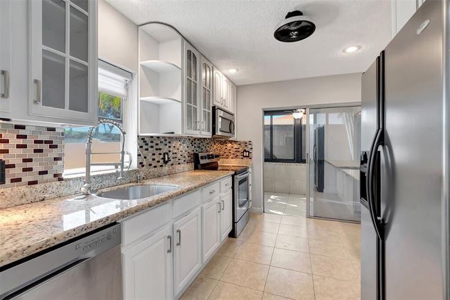 8761 Echo Ln, Condo with 2 bedrooms, 2 bathrooms and null parking in Boca Raton FL | Image 4
