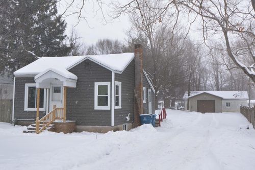 208 Prospect Street, Decatur Village, MI, 49045 | Card Image