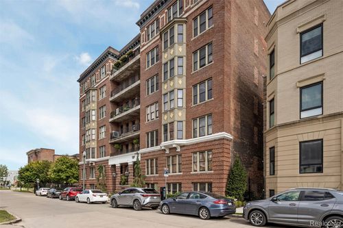 apt-16-78 Watson St, Detroit, MI, 48201-2709 | Card Image
