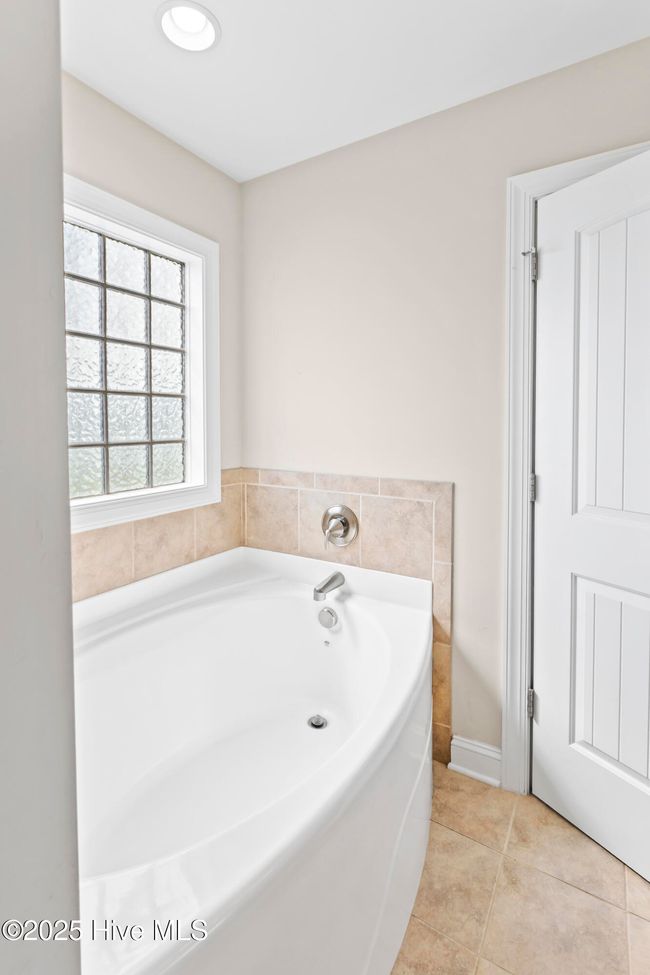 448 Barrel Dr, House other with 3 bedrooms, 2 bathrooms and 2 parking in Winterville NC | Image 32
