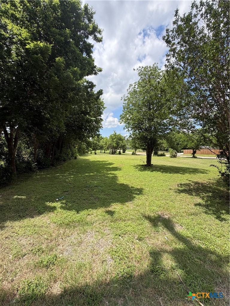 Land in Temple 3