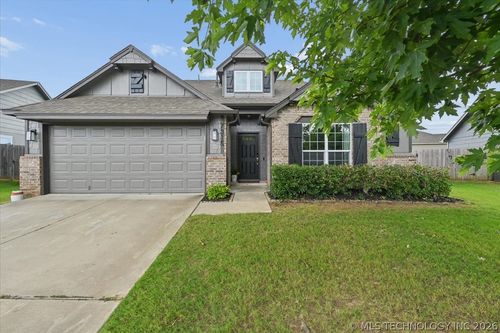 7315 Laurel Pl, Broken Arrow, OK, 74011-4541 | Card Image