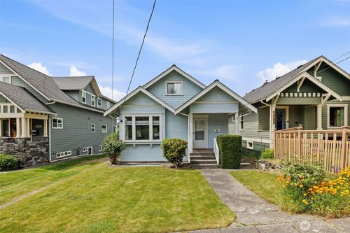 7843 Stroud Avenue N, Seattle, WA, 98103 | Card Image