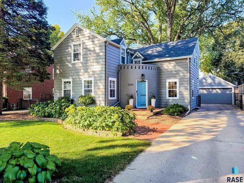 2209 S Main Ave Avenue, Sioux Falls, SD, 57105 | Card Image
