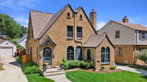 2648 Lefeber Ave, Wauwatosa, WI, 53213-1224 | Card Image