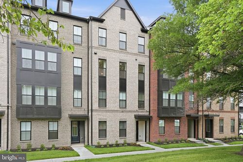 104-4835 Bauhaus Sq, Chantilly, VA, 20151-1868 | Card Image