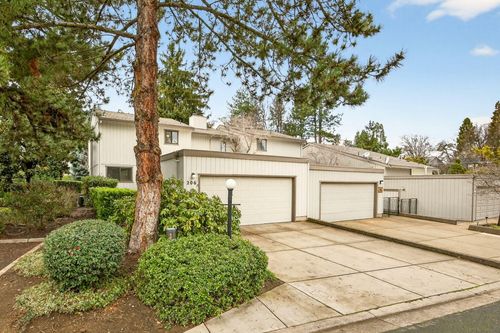 206 Mt Echo Dr, Medford, OR, 97504-7552 | Card Image