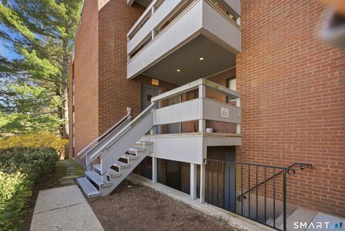 94-94 Wilton Crst, Wilton, CT, 06897-4059 | Card Image