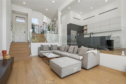 11-15 Waterway, Irvine, CA, 92614-7092 | Card Image