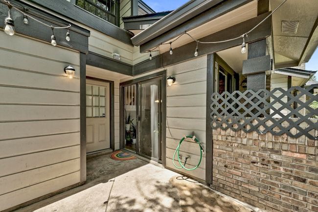 Private patio | Image 26