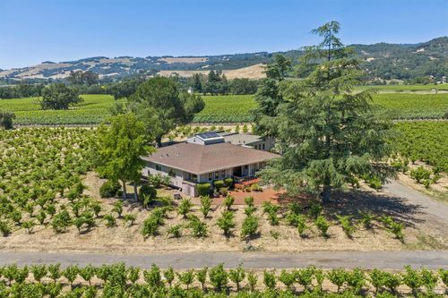 1075 Lark Ave, Sonoma, CA, 95476-4047 | Card Image