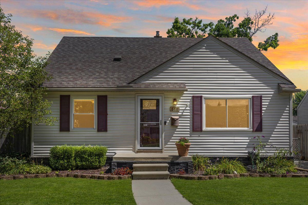 Edgeworth Ave, Royal Oak, MI 48067