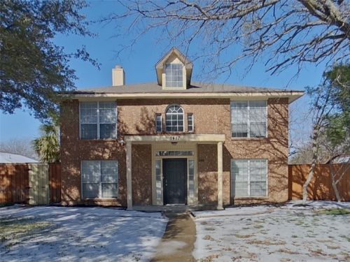 1417 Baker Dr, Cedar Hill, TX, 75104-1345 | Card Image