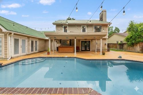 16502 E Course Dr, TAMPA, FL, 33624-6703 | Card Image