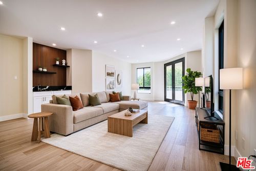 apt-201-13920 Moorpark St, Sherman Oaks, CA, 91423-5702 | Card Image